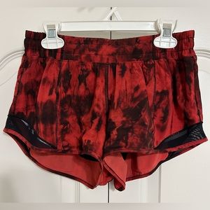 lululemon Red/Black Hotty Hot Short | Size 4 2.5” inseam.